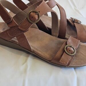 Earth Origins Women's Beck Strappy Leather Adjustable Sandals 8